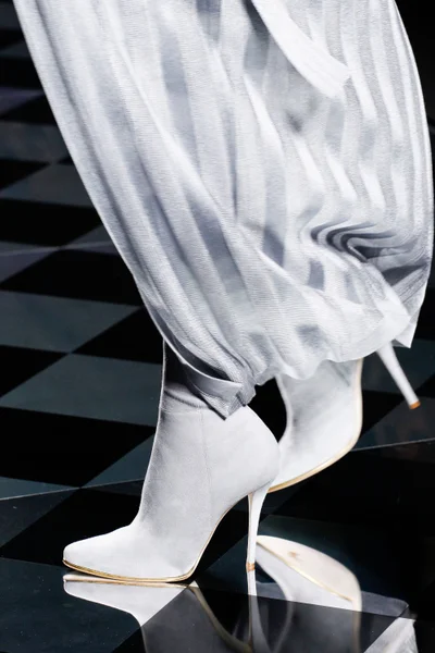 Look 3